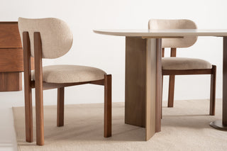 Pera Dining Table